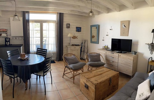 Noirmoutier-en-l'Ile House | Small house typically Noirmoutrine 243 steps from the old beach