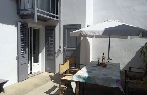 Mercury House | Small house "cozy haven of peace in the mountains"