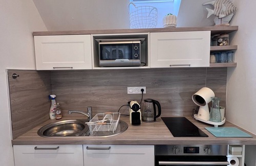 Larmor-Baden House | Small house, direct access to beach and coastal paths