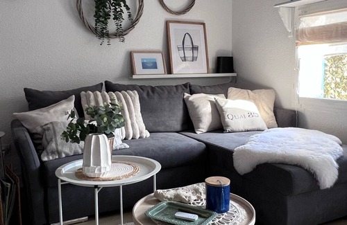 Larmor-Baden House | Small house, direct access to beach and coastal paths