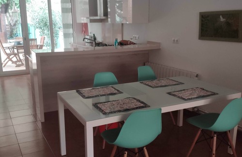 Cabo de las Huertas House | Small house with garden near the beach