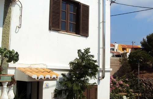 Budens House | Small multi-storey house with beautiful roof terrace, involved in village life