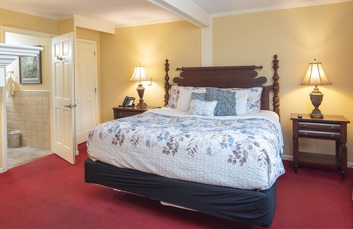 Blowing Rock Hotel | Small Private suite with Electric Fireplace and Pet Friendly