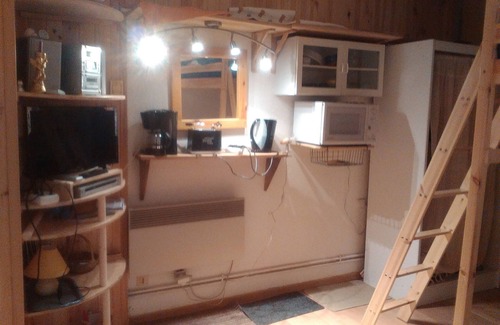 Saint-Etienne-de-Tinee Apartment | SMALL STUDIO AT THE FOOT OF THE SLOPES FULL CENTER OF THE STATION