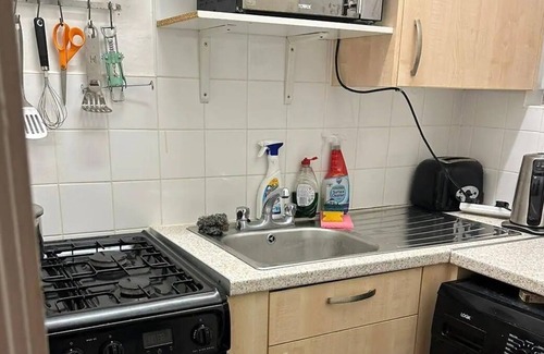 Somers Town Apartment | Small Studio Apartment - Quick Access to all of London