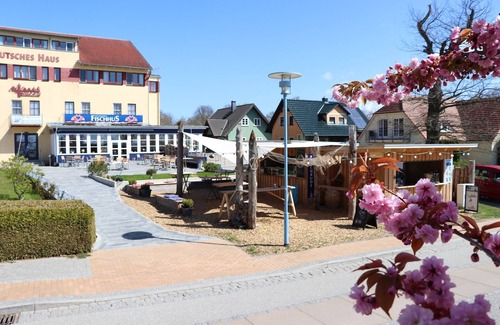 Ostseebad Wustrow Apartment | Small vacation room directly at the harbor of Wustrow