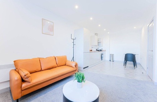 Wolverhampton Apartment | Smart 1 Bed Apartment in Wolverhampton