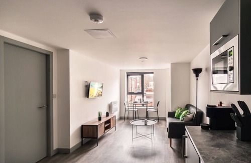 Liverpool City Centre Apartment | Smart 1 Bedroom Apartment in Liverpool Centre