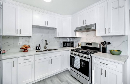Alhambra Apartment | Smart 2BR Unit + Parking + Near DTLA #TravelSGV