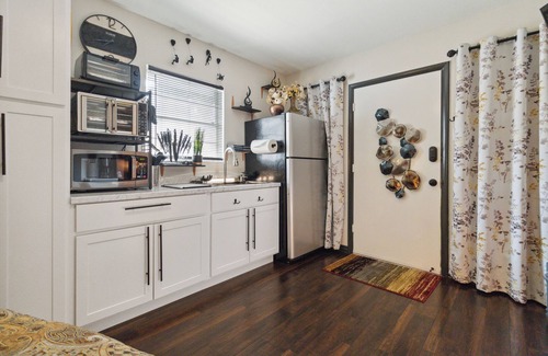 Dallas Apartment | Smart & Functional Studio w/Elevated Design Perspective only 20 Mins to Downtown