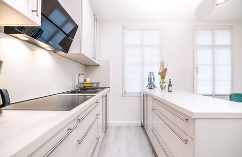 Rott Apartment | ☆Smart Home - Wuppertal - Perfect for 6-8 Guests! Central - Parking - Netflix