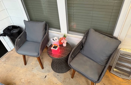 Acworth Apartment | Smart, Stylish Apartment , Alexa & Purple Mattress