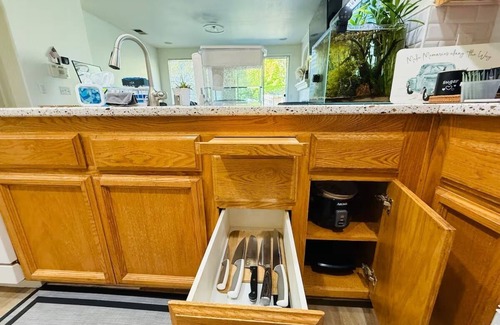 Regency Park House | Smart Zen Retreat Near Airport – Calm, Comfortable Garden Hideaway