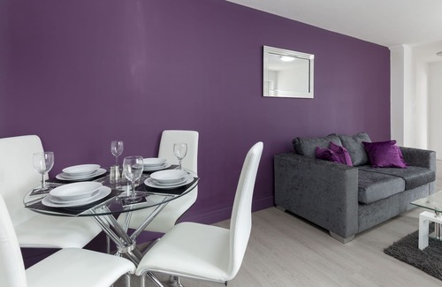 Loughborough Apartment | SmartApart - 3 Bedroom Serviced Apartment