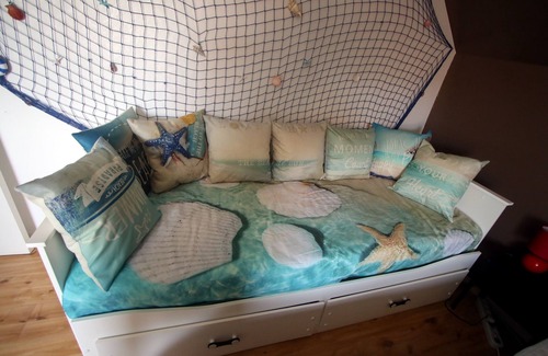 Blankenberge Bed & Breakfast | SMILEY awaits you in quiet area animals ok 5 min from beach and center