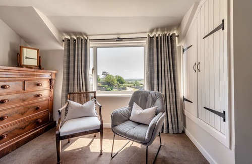 St Brides House | Smithies Cottage - Two Bedroom House, Sleeps 4