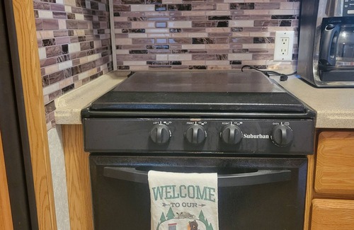 Jefferson County Apartment | Smokey Mountain hideaway camper with waterfall