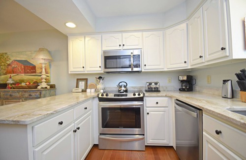 Blowing Rock Condo | Smokies 2 | Fireplace, Restaurant, Pool, Spa