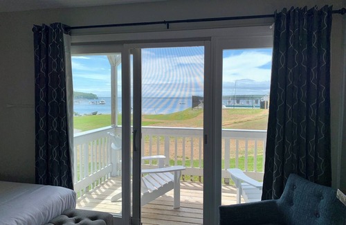 East Boothbay Hotel | Smuggler's Cove Inn