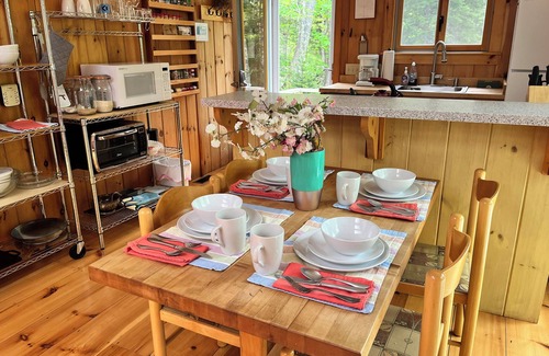 East Boothbay House | Smuggler's Retreat ExploreTrails, Botanic Gardens, Kayak and MORE