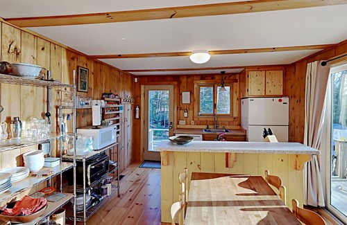 East Boothbay House | Smuggler's Retreat ExploreTrails, Botanic Gardens, Kayak and MORE