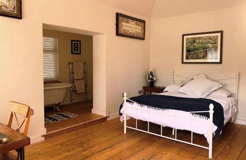 Ventnor House | Smugglers Lodge at Ventnor Botanic Garden