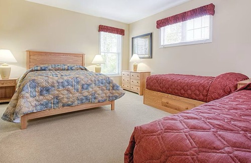 Jeffersonville Resort | Smugglers Notch Awarded #1 Resort in the East by SKI Magazine 2023 2BR/2BA Suite