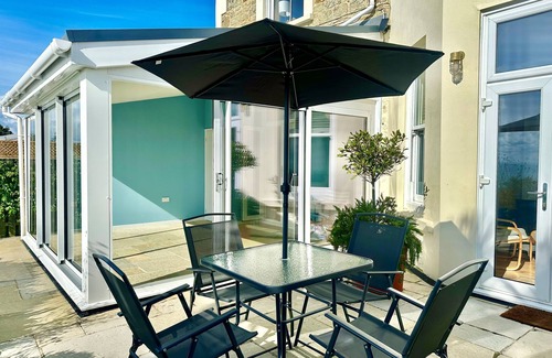 Ventnor Apartment | Smugglers View - sleeps 4 guests in 2 bedrooms