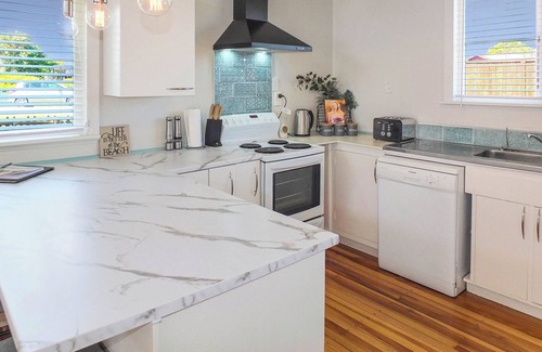 Foxton Beach House | Snapper Bach - Foxton Beach Holiday Home