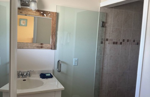 Key Largo Hotel | Snappers - King Room w/Ocean View Wifi