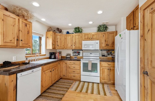 Elk Meadows House | Sneffels Retreat - Tranquil Getaway - Direct Views of Sneffels STR-1-2024-013