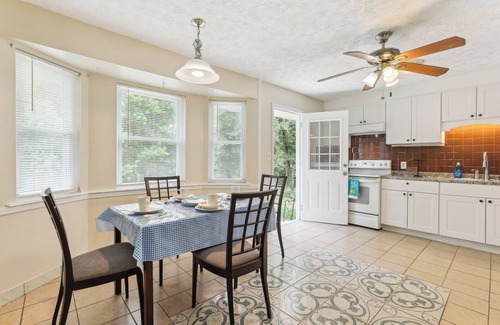 Snellville House | Snellville Getaway ~ 8 Mi to Stone Mountain Park!