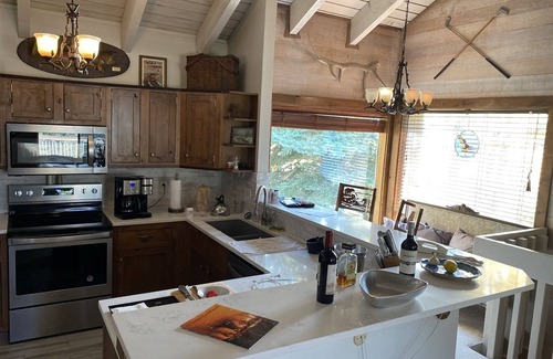 Elkhorn Condo | Snow Creek 1551 - Ski-in/Ski-out + Pool & Hot Tub