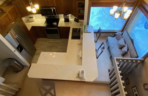 Elkhorn Condo | Snow Creek 1551 - Ski-in/Ski-out + Pool & Hot Tub