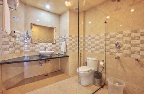 Gadherni Hotel | Snow Flakes Resort And Spa Centrally Heated Luxury Resort