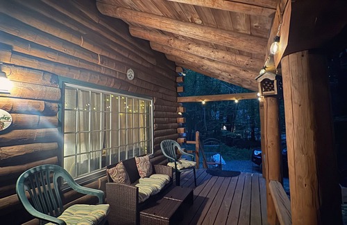 Wardsboro House | Snow Mountain Lodge- 6 miles from Mt Snow. Ski, Indoor Pool, Golf, Hike, Relax!