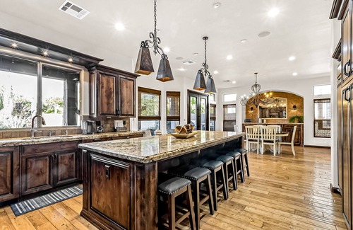 Arabian Crest Villa | Snowbird-friendly home with private pool, hot tub, AC, pool table & grill