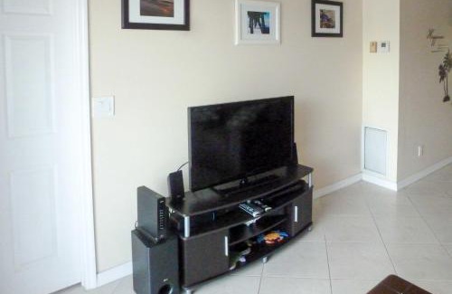 Lely Apartment | Snowbirds Escape 6 Mi to Beach and Old Naples!