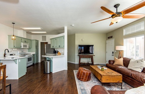 Mohave Valley House | Snowbirds Welcome. Enjoy River Life On a Golf Course.