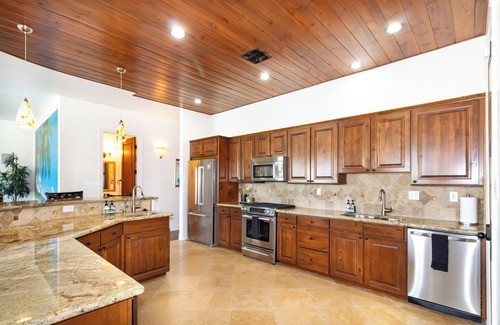 Holiday Shores House | Snowbirds Welcomed! Game Room - BBQ - Beautiful River Views