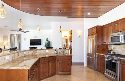 Holiday Shores House | Snowbirds Welcomed! Game Room - BBQ - Beautiful River Views