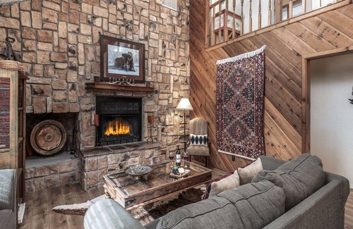 Ruidoso Cabin | Snowcap Mountain Lodge, 5 Bedrooms, WiFi, Fireplace, Gas Grill, Sleeps 15
