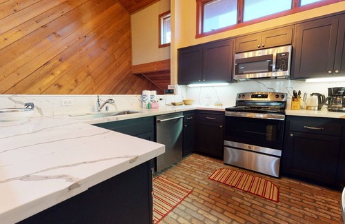 Mammoth Lakes Condo | Snowcreek III 415 Gorgeous Mountain Views, Remodeled with Washer Dryer by RedAwning