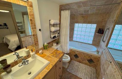 Leavenworth Bed & Breakfast | Snowcreek Suite - Ponderosa