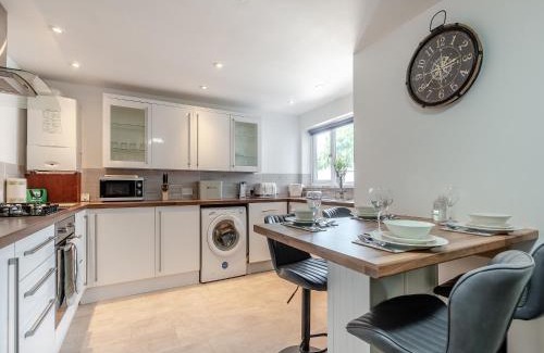 Eglwyswrw House | Snowdrop