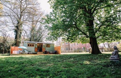 Alkborough House | Snowdrop Lodge
