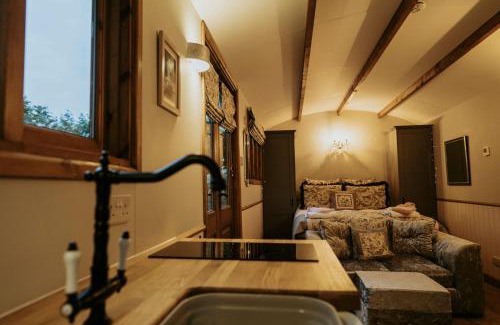 Alkborough House | Snowdrop Lodge