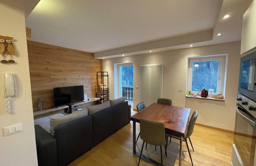 Alleghe House | SnowLake Suite & Apartments