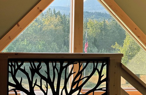 Colebrook Cabin | SNOWMOBILE Trail out the driveway - Cozy Cabin with Mountain Views & WiFi