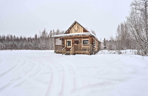 Knik-Fairview Cottage | 'snowshoe Cabin' w/Gas Grill: Fish & Hike!